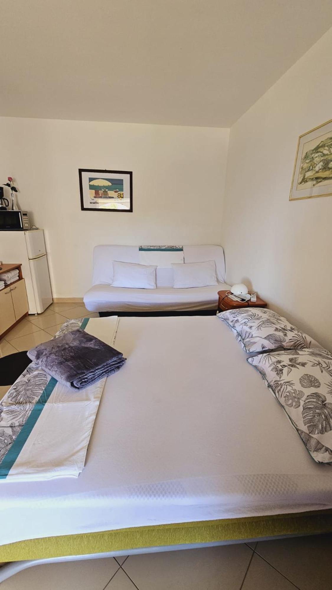 Apartment House Berry 普利莫顿 外观 照片
