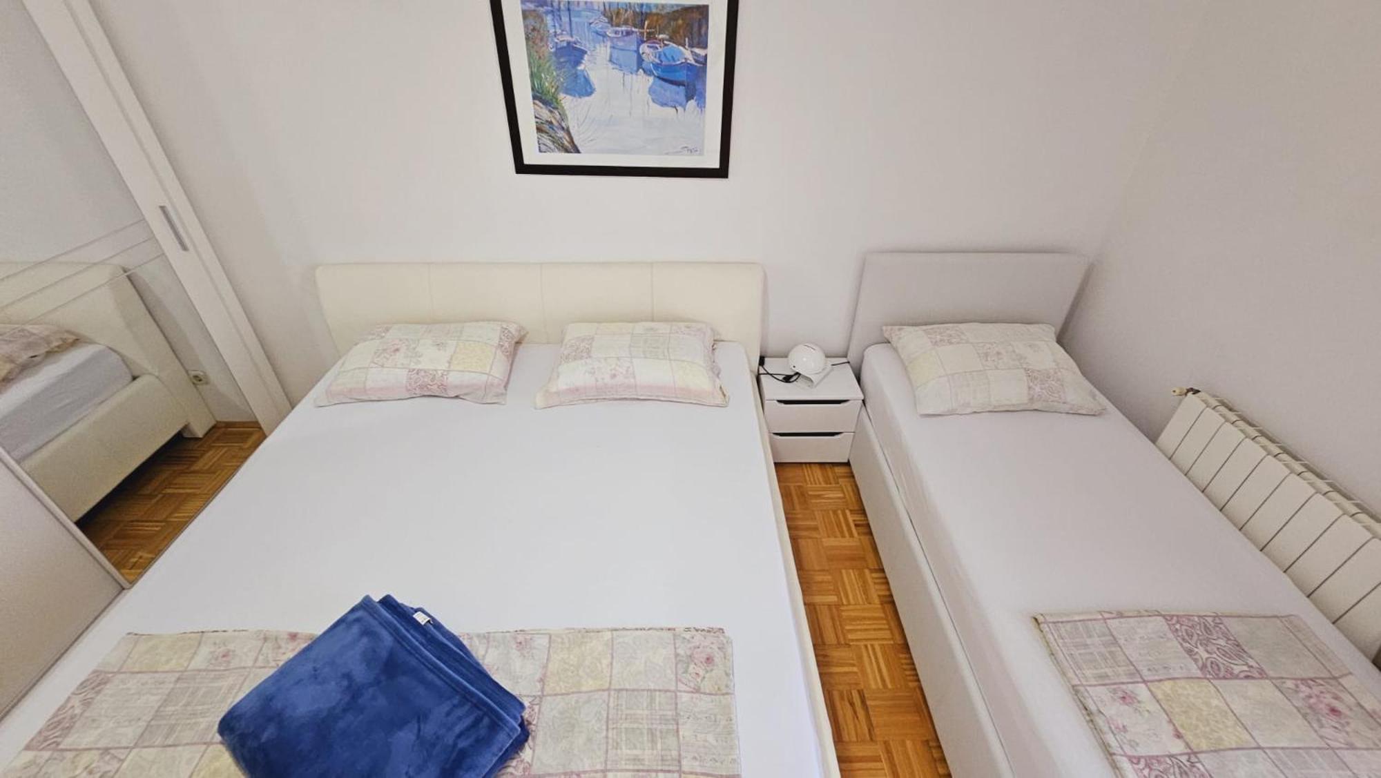 Apartment House Berry 普利莫顿 外观 照片